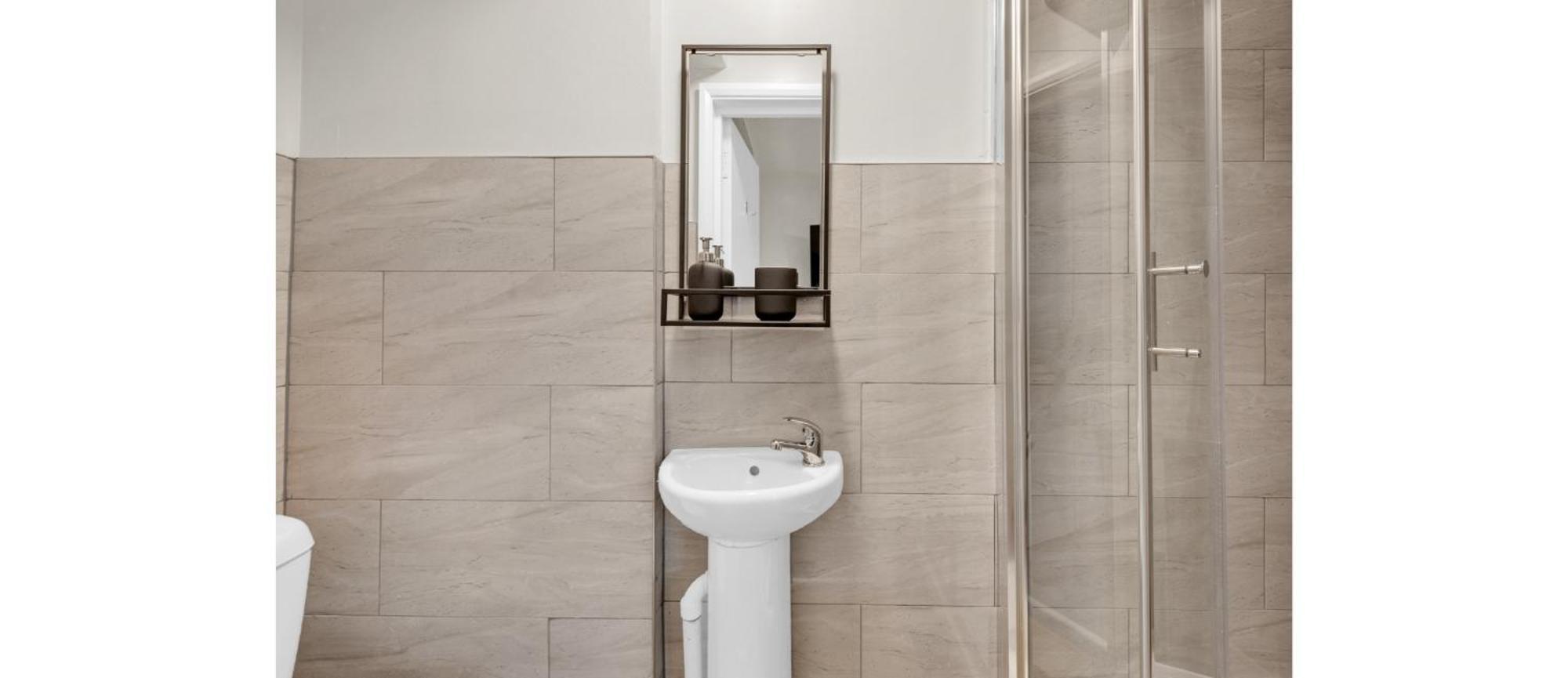 Glimmering Comfort Spacious London